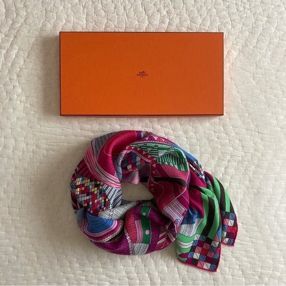 NWT Hermes Patchwork Horse Cashmere Silk Shawl Scarf - Picture 16 of 16